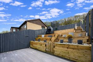 Photo 25- click for photo gallery